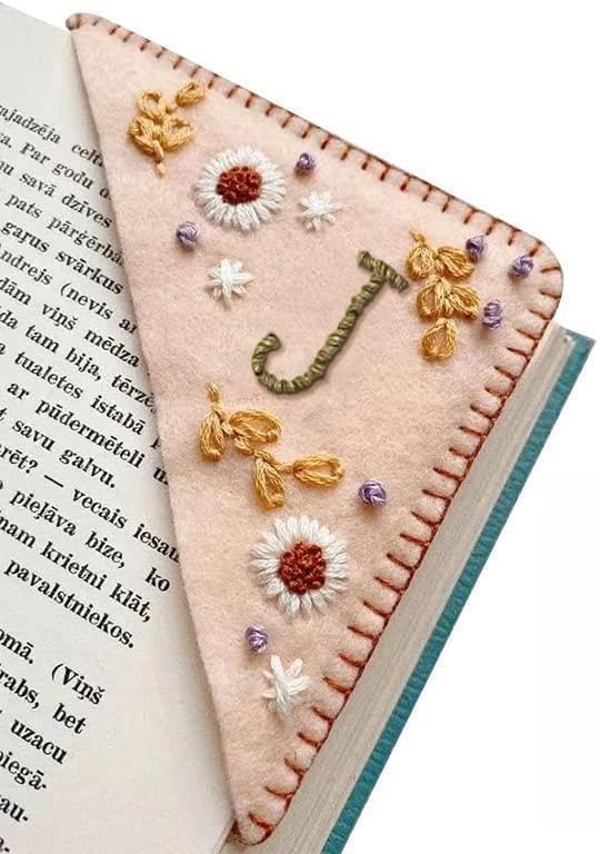 MOTEERLLU Personalized Hand Embroidered Corner Bookmark,Felt Triangle Page Stitched Handmade Bookmark,Unique Cute Flower Letter Embroidery Bookmarks Accessories for Book Lovers