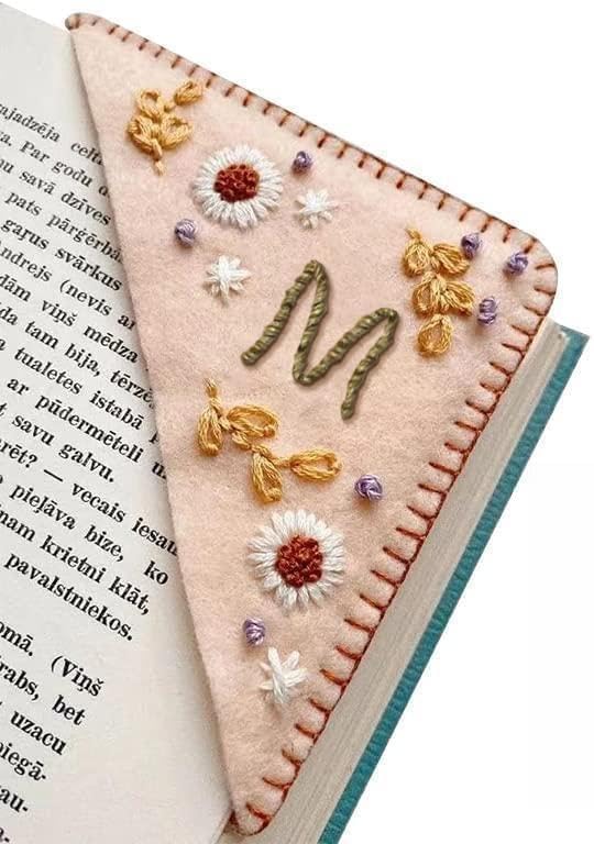 MOTEERLLU Personalized Hand Embroidered Corner Bookmark,Felt Triangle Page Stitched Handmade Bookmark,Unique Cute Flower Letter Embroidery Bookmarks Accessories for Book Lovers