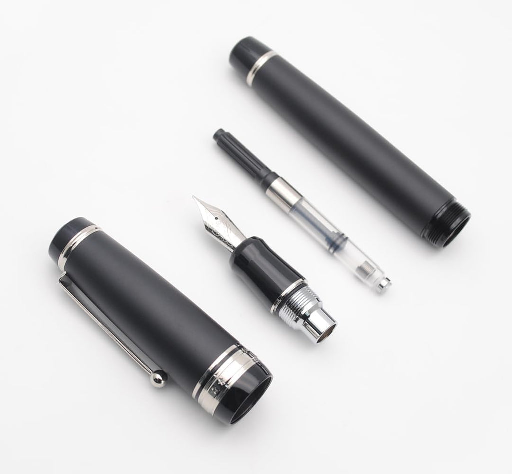 Metal Big Fountain Pen Set Medium Nib 0.7mm, Includes Ink Refill Converter, 5 Ink Cartridges & Gift Box (Medium Nib 0.7mm, Matte Black with Silvery Clip)