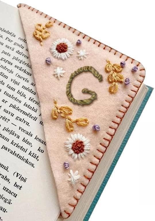 MOTEERLLU Personalized Hand Embroidered Corner Bookmark,Felt Triangle Page Stitched Handmade Bookmark,Unique Cute Flower Letter Embroidery Bookmarks Accessories for Book Lovers