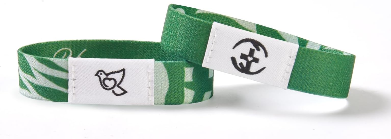 2 Pcs Bible Verse Bracelets，Daily Bible Verse Bracelet，Prayer Hope Bible Bracelets, Christian Gifts for Women , Graduation Gift，Inspirational Religious Gifts, Comes With A 35-inch Ribbon Bow