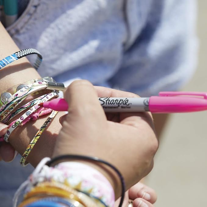 Sharpie Permanent Markers, Fine Tip, Assorted Standard Colours, 8 Pack