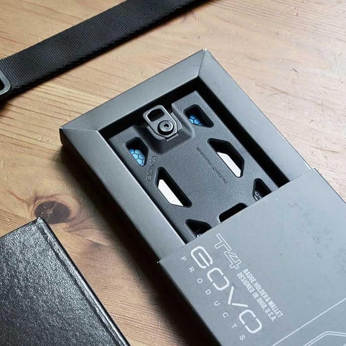 GOVO T4 Badge Holder No-Clip Version - Durable Polycarbonate ID Card Holder Holds 1 to 4 Cards (Black)