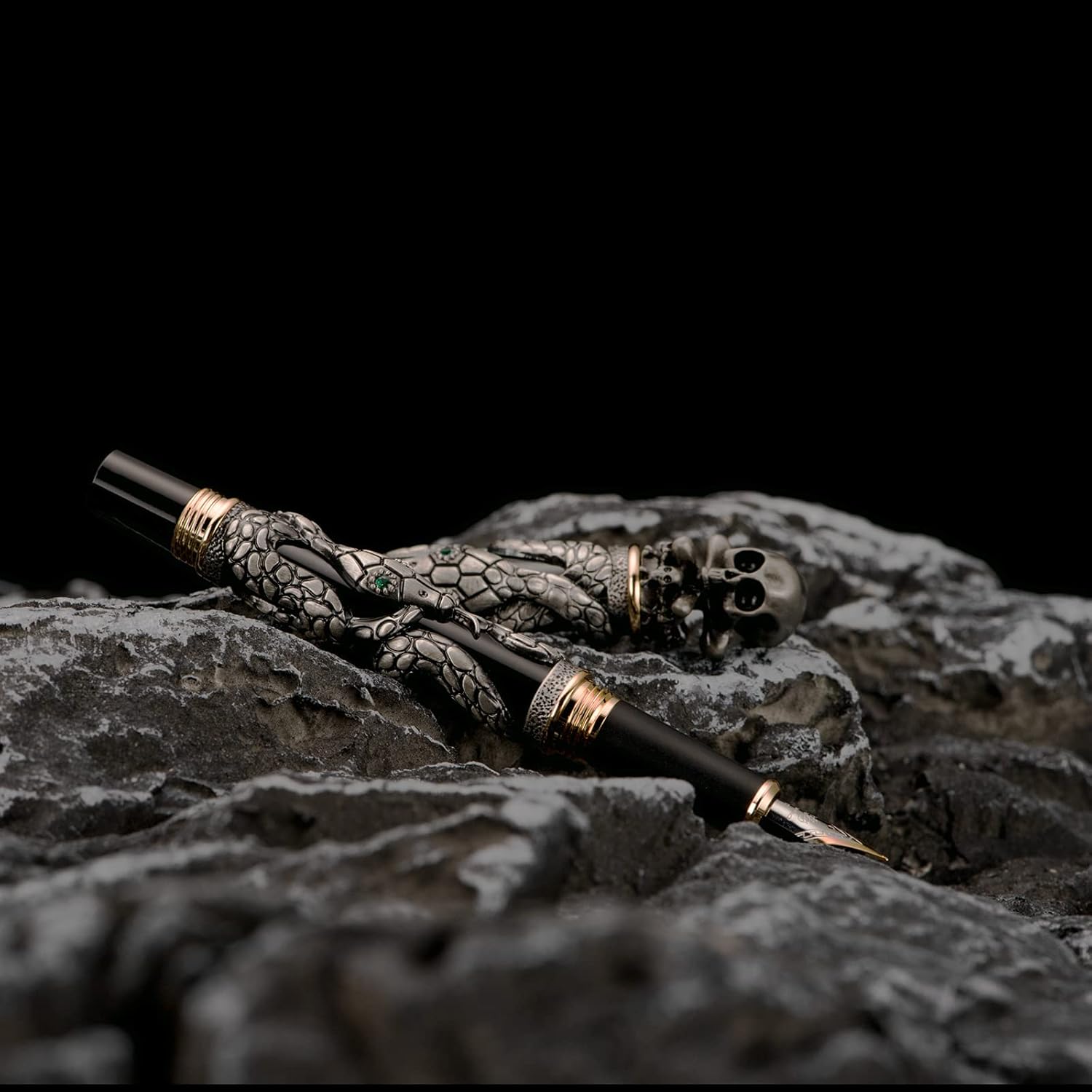 Jinhao Black Snake Fountain Pen Bent Nib Fude Pen with Skull Head Solid Metal