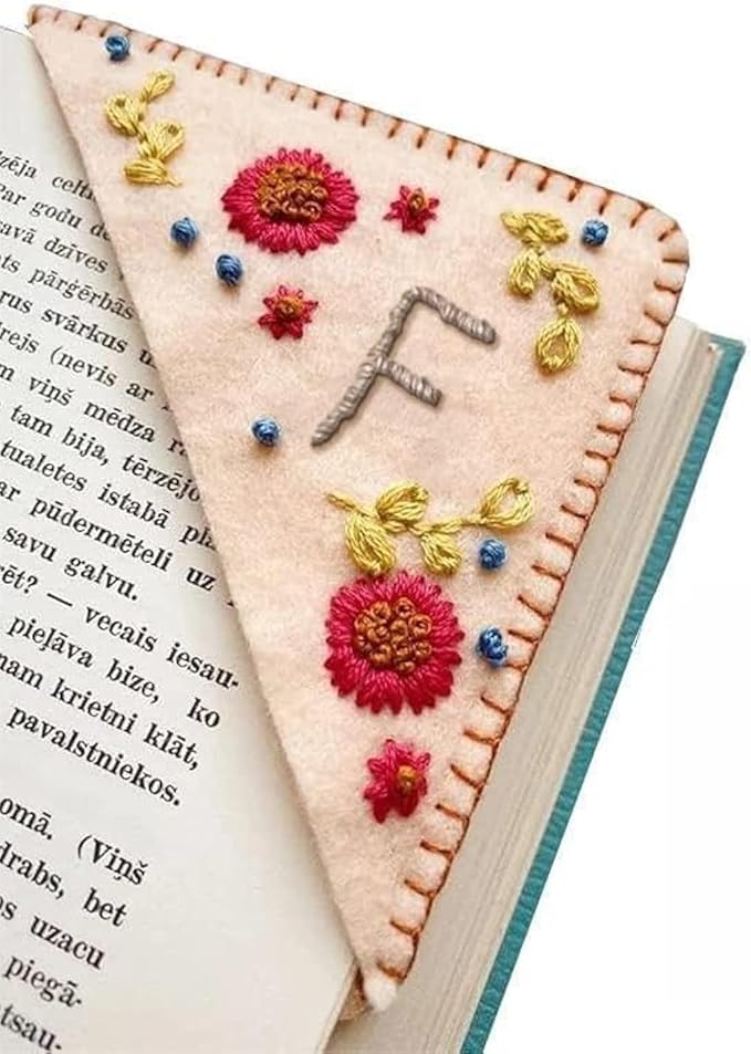 MOTEERLLU Personalized Hand Embroidered Corner Bookmark,Felt Triangle Page Stitched Handmade Bookmark,Unique Cute Flower Letter Embroidery Bookmarks Accessories for Book Lovers