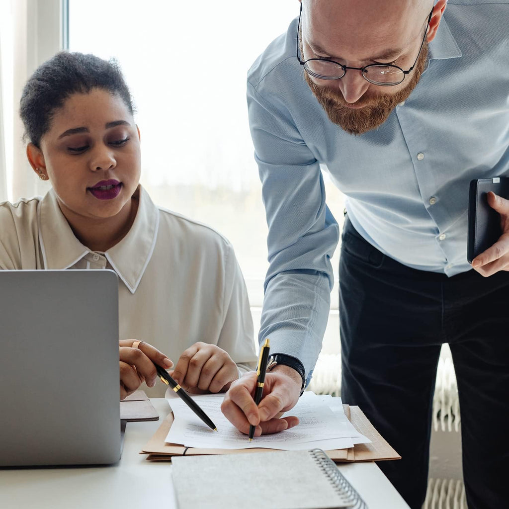 LINFANC 8 Pack Ballpoint Pens, Premium Retractable Metal Ballpoint Pen, Medium Point 1.0mm Black Ink Pen for Home School Work Office Supplies, Matte Black with Gold Trim, Extra 8 Refills