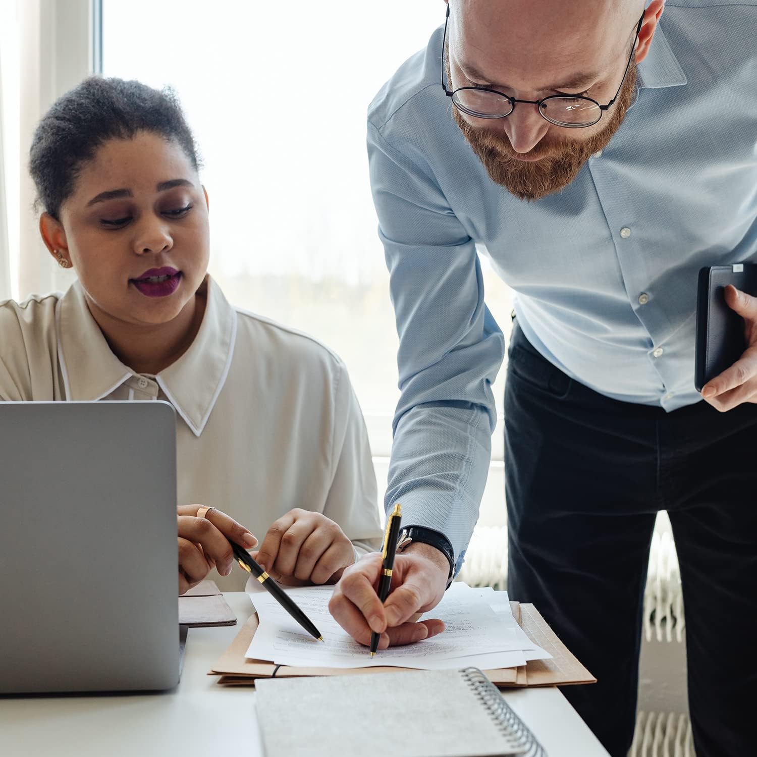 LINFANC 8 Pack Ballpoint Pens, Premium Retractable Metal Ballpoint Pen, Medium Point 1.0mm Black Ink Pen for Home School Work Office Supplies, Matte Black with Gold Trim, Extra 8 Refills