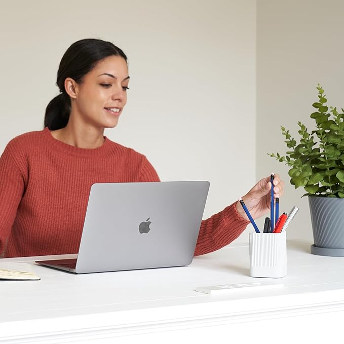 KIBAGA Aesthetic Pen Holder for Desk - Modern Concrete Pencil Holder - Cute and Functional Desk Organizer for Office Supplies - Stylish Office Decor Pen Cup