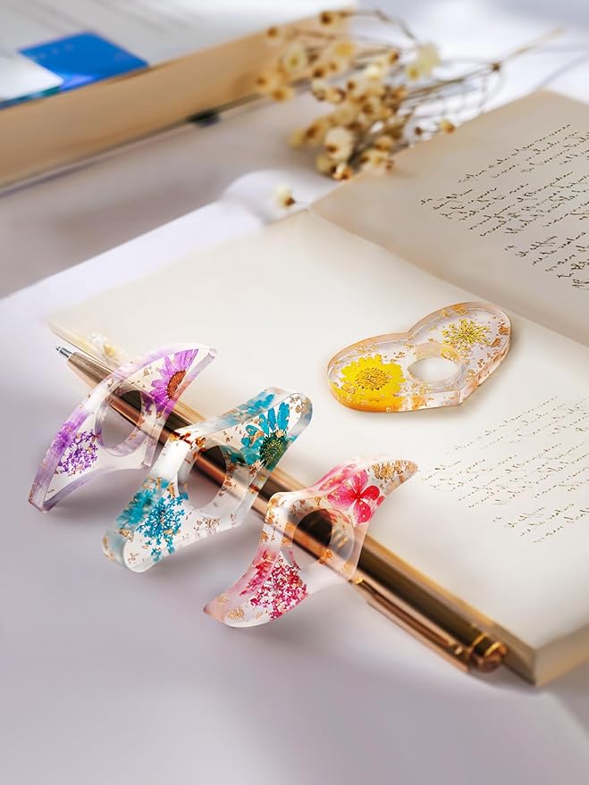 4 Pieces Dried Flower Resin Book Page Holder Transparent Thumb Ring Page Holder Handmade Personalized Flower Resin Bookmark Reading Accessories Gift for Teachers Book Lovers (Colorful B)
