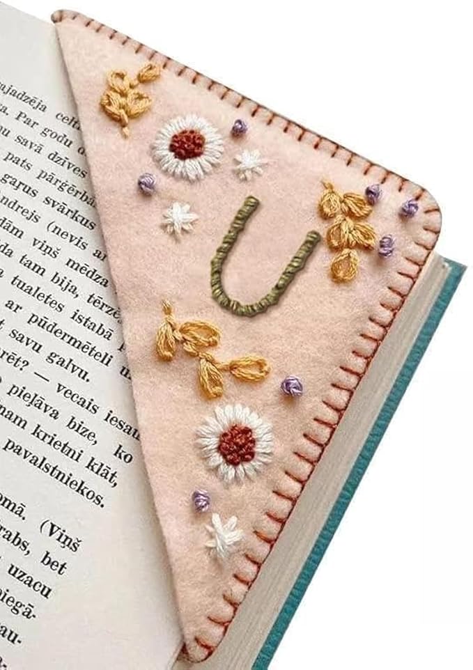 MOTEERLLU Personalized Hand Embroidered Corner Bookmark,Felt Triangle Page Stitched Handmade Bookmark,Unique Cute Flower Letter Embroidery Bookmarks Accessories for Book Lovers