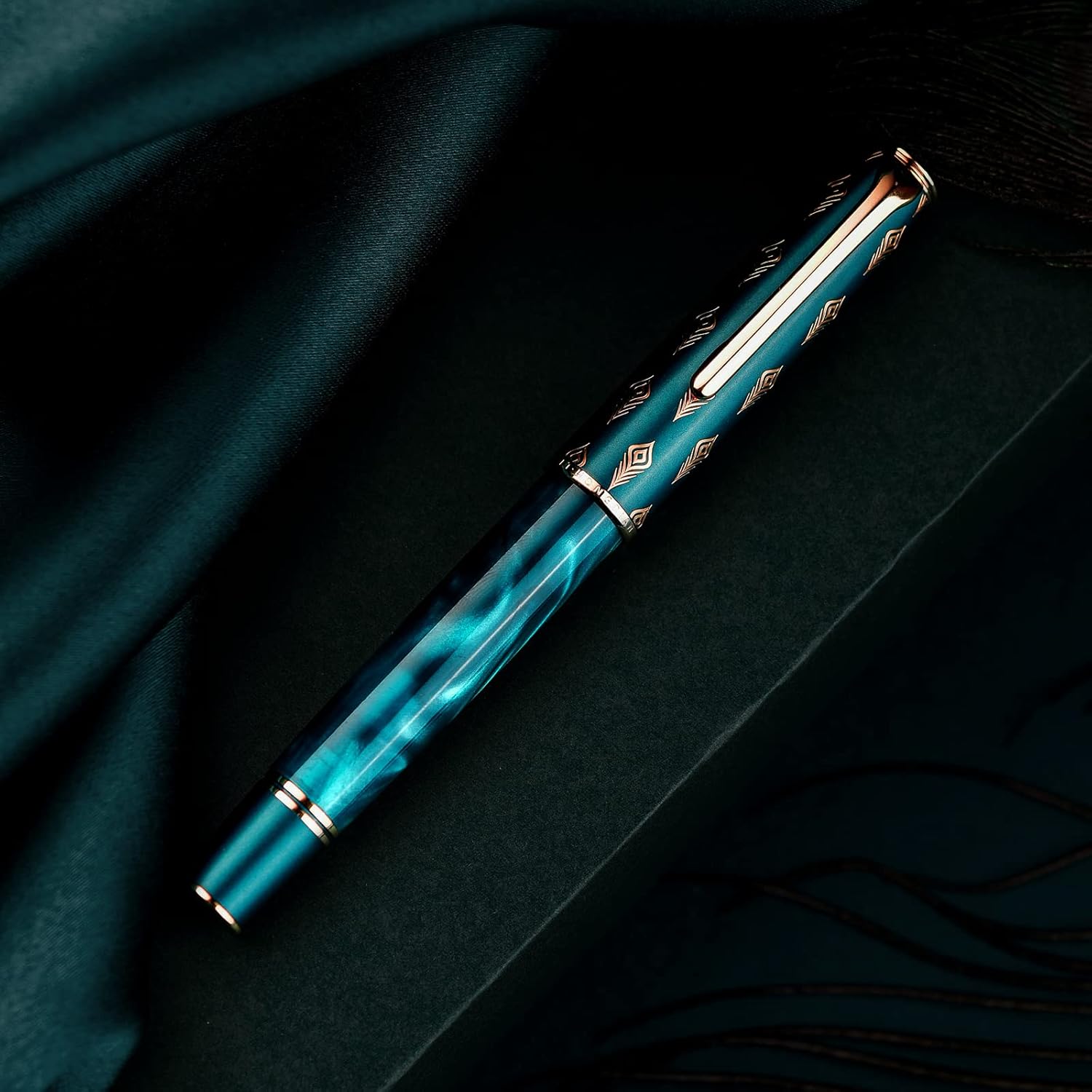 Hongdian N7 Blue Peacock Resin Piston Fountain Pen, Iridium Long Blade Fine Nib Classic Pen, Smooth Writing Pen with Metal Box