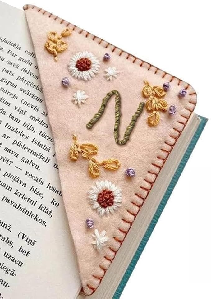MOTEERLLU Personalized Hand Embroidered Corner Bookmark,Felt Triangle Page Stitched Handmade Bookmark,Unique Cute Flower Letter Embroidery Bookmarks Accessories for Book Lovers
