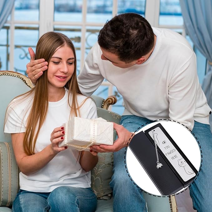 Cat Metal Bookmarks Gifts - 2Pcs Unique Kitten Bookmark for Women Pretty Bookmarkers for Kids Birthday Gift for Cat Lovers Reading Gifts with Book Pendant for Reader Nerds