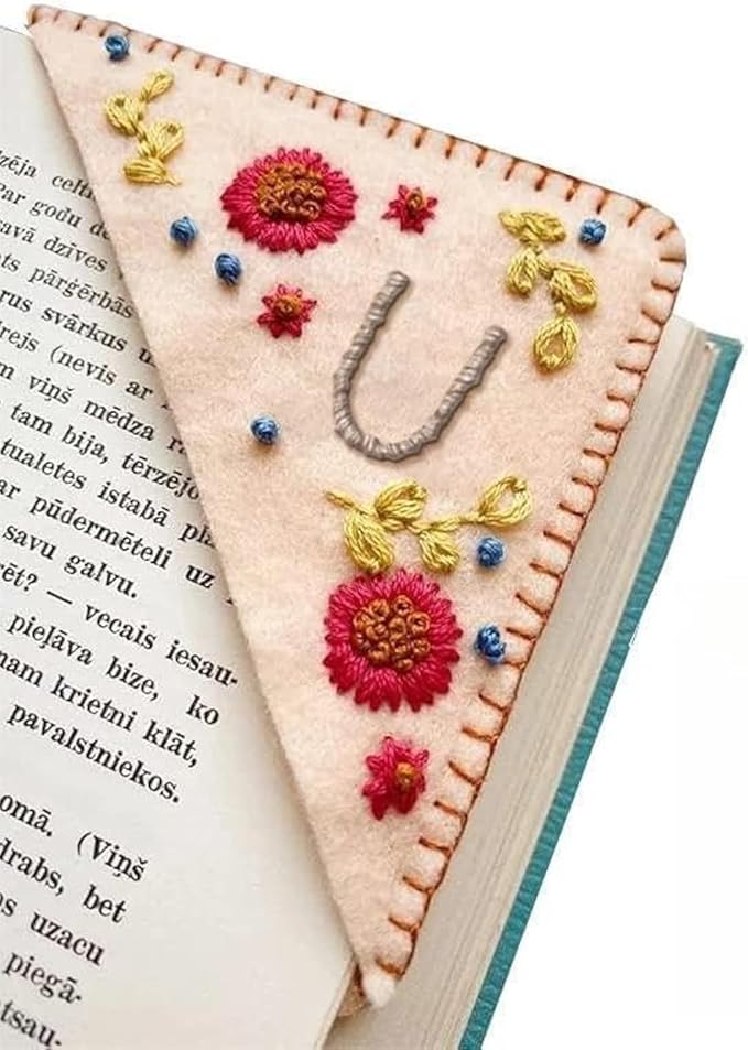 MOTEERLLU Personalized Hand Embroidered Corner Bookmark,Felt Triangle Page Stitched Handmade Bookmark,Unique Cute Flower Letter Embroidery Bookmarks Accessories for Book Lovers