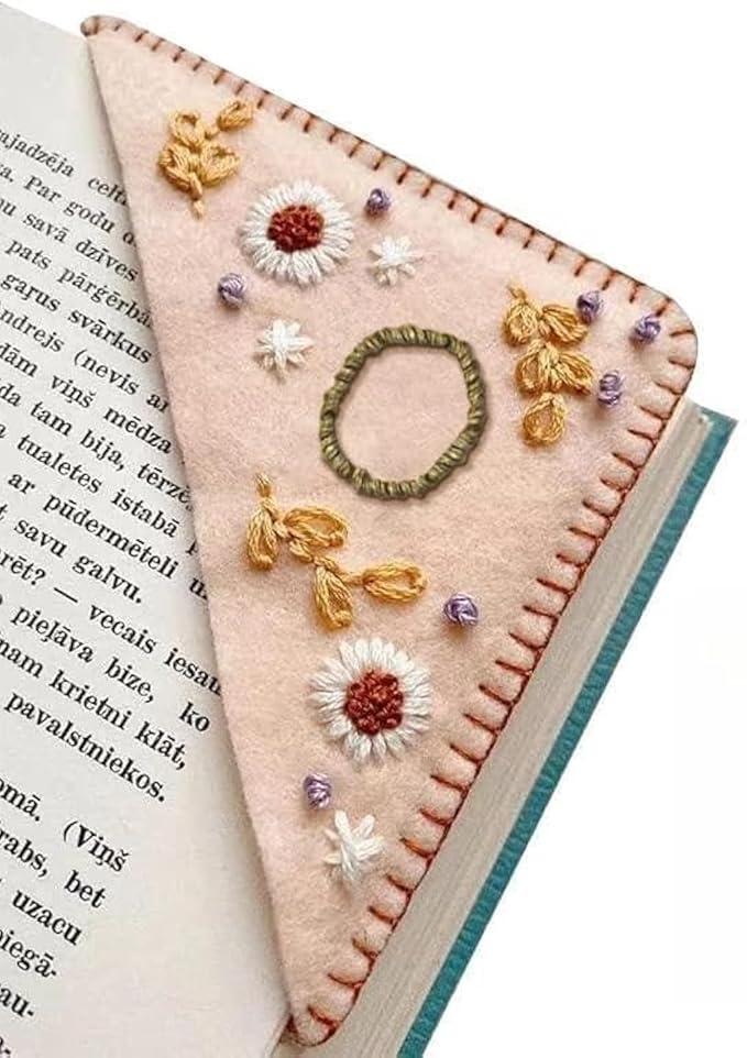 MOTEERLLU Personalized Hand Embroidered Corner Bookmark,Felt Triangle Page Stitched Handmade Bookmark,Unique Cute Flower Letter Embroidery Bookmarks Accessories for Book Lovers