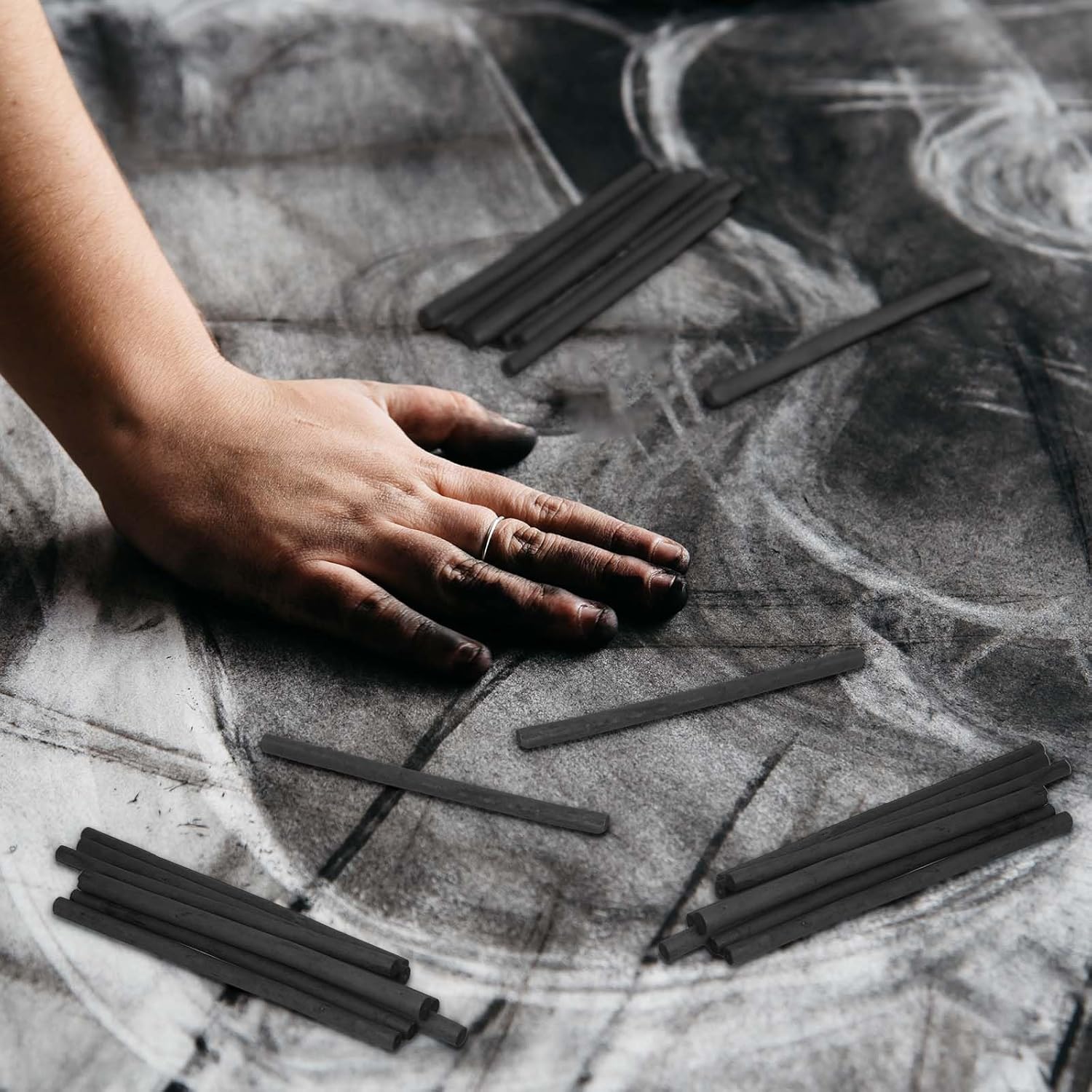 Gueevin 100 Pcs Willow Charcoal Sticks, Willow Charcoal, Artists, Beginners, Students, Perfect for Sketching, Drawing, Shading, and Fine Art (7-9mm)