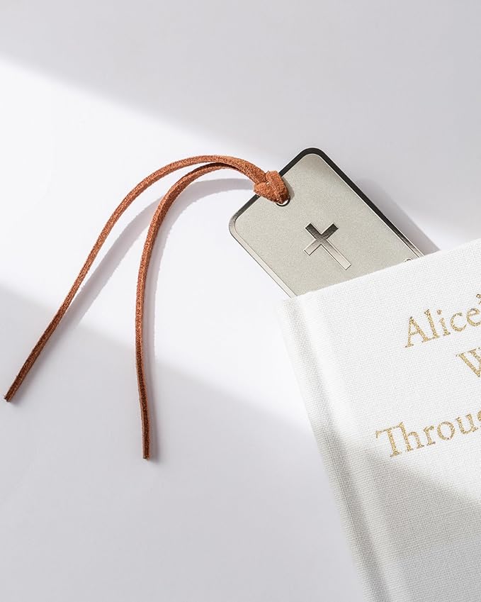 Christian Bookmarks, Metal Bible Bookmark for Men Women Readers Book Lover, Christmas Gift, Giveaways for Sunday School, Christmas Gifts for Members of Church. (Love Never Fails)