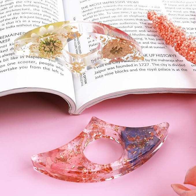 Prasacco 2 Pieces Book Page Holder, Dried Flower Resin Book Holders for Reading Thumb Ring Page Holder Flower Bookmark Reading Accessories for Readers Book Lovers Bookworm Bookmarks (2PCS Style 1)