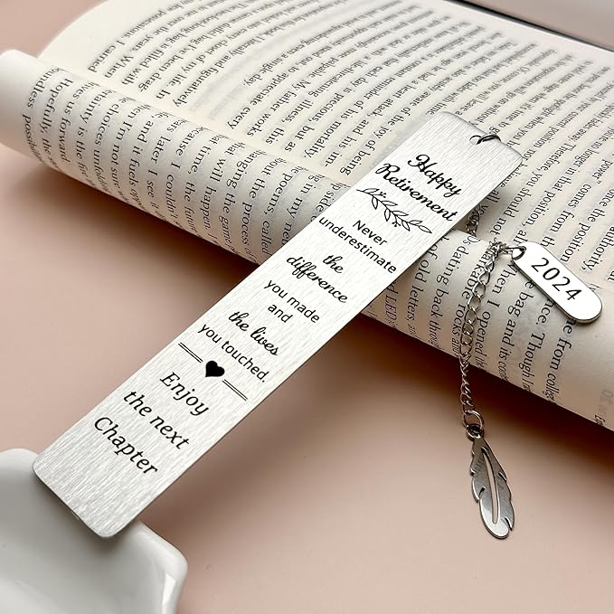 Retirement Gifts for Women Men, 2024 Best Retirement Gifts for Mom Grandmom Friends Teacher, Retired Gifts for Women, Happy Retirement Enjoy The Next Chapter Bookmark Christams Gifts for Men