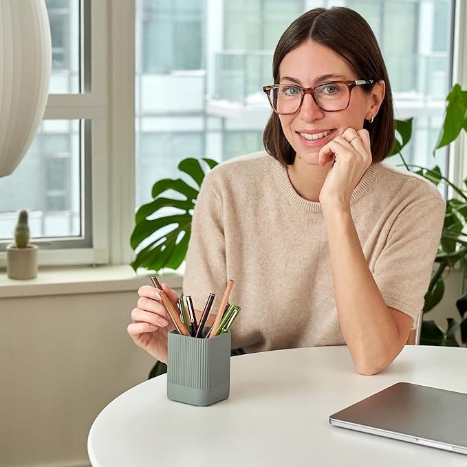 KIBAGA Aesthetic Pen Holder for Desk - Modern Concrete Pencil Holder - Cute and Functional Desk Organizer for Office Supplies - Stylish Office Decor Pen Cup