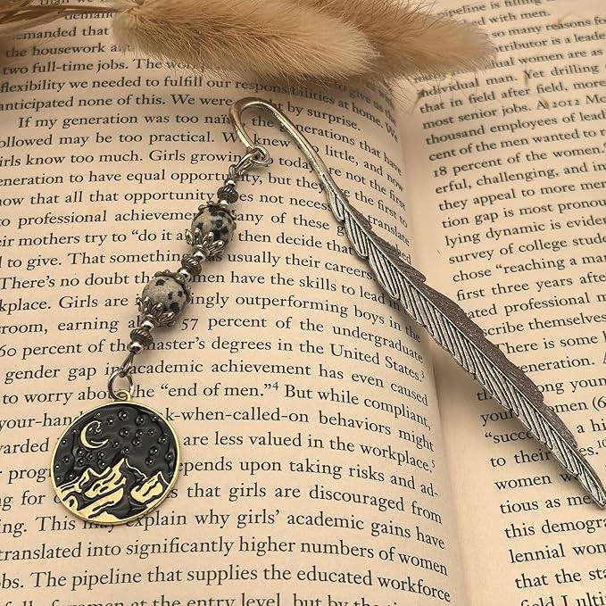 Retro Metal Bookmark for Bookish Gifts Funny Inspired Book Mark Book Accessories Book Lover Gifts for Women Men(Moon and Star-Gold)