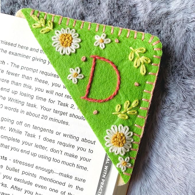 Personalized Hand Embroidered Corner Bookmark, Bookmarks for Women, Personalized Bookmark for Book Lovers, Cute Flower Book Mark by HNQCPCVU (D, Green)