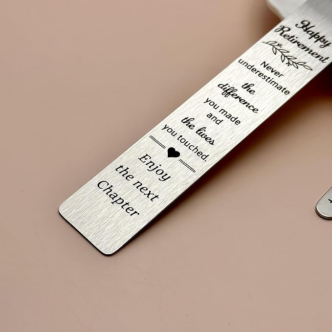Retirement Gifts for Women Men, 2024 Best Retirement Gifts for Mom Grandmom Friends Teacher, Retired Gifts for Women, Happy Retirement Enjoy The Next Chapter Bookmark Christams Gifts for Men