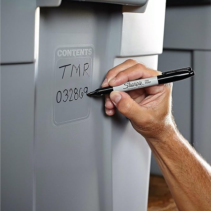 Sharpie Permanent Marker | Fine Point for Bold Details | Black Ink | 1 Marker Pen