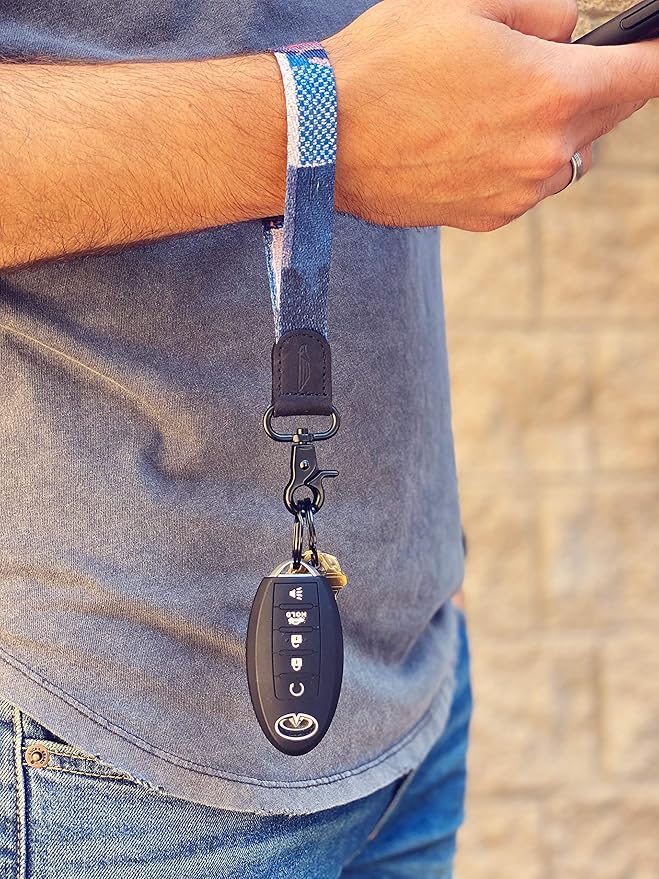 POCKT Lanyard for Keys Wristlet Strap Key Chain Holder for Men and Women - Cool Hand Wrist Lanyards for Keys and Wallets