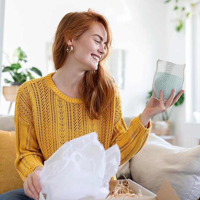 Clear Bubble Out Bags, 8 x 11.5 Inches. 25 Pack Self Seal Bubble Pouches. Polyethylene Clear Bubble Bags for Packing. Waterproof Clear Bubble Out Pouches for Fragile Things