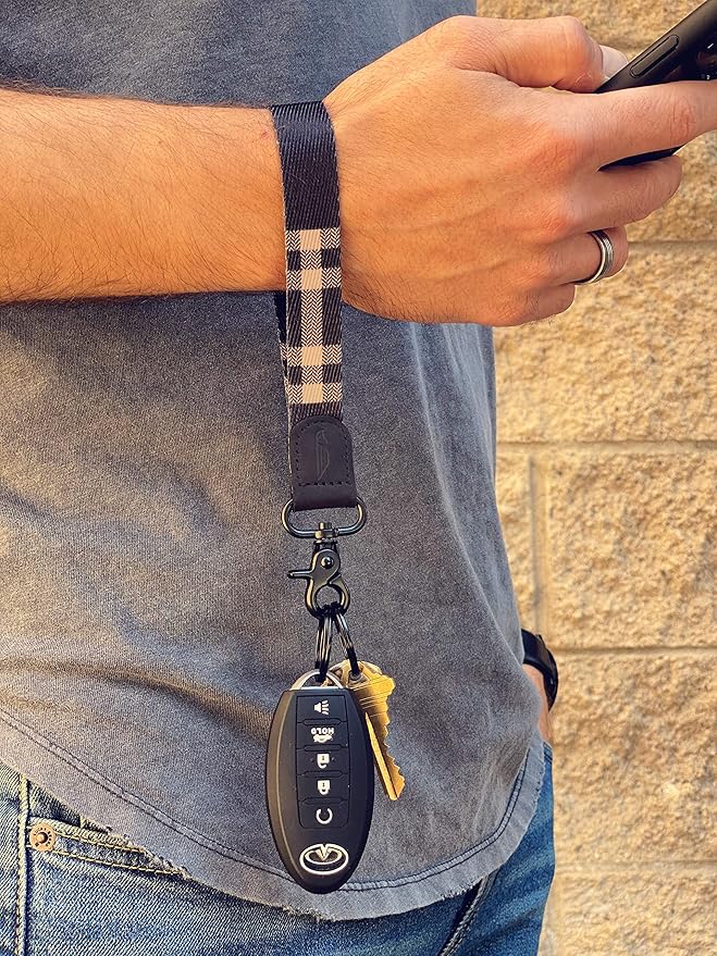 POCKT Lanyard for Keys Wristlet Strap Key Chain Holder for Men and Women - Cool Hand Wrist Lanyards for Keys and Wallets